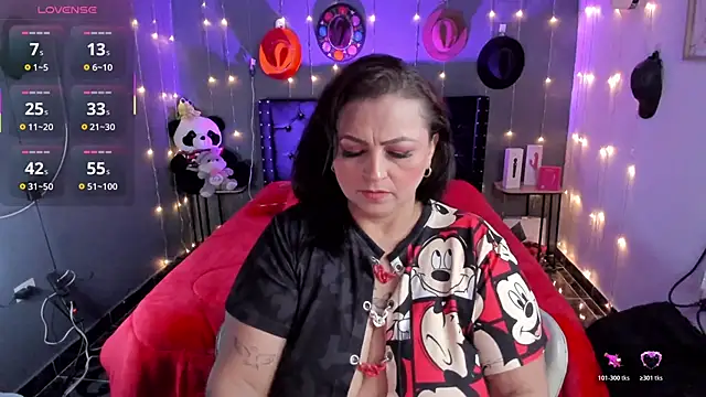 Ivonnee   online show from November 27, 2025, 7:32 am