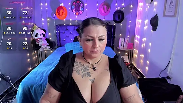 Ivonnee   online show from November 28, 2025, 4:15 am