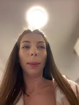 Snapshot of Mia_Ethan chatting on January 16, 2025, 5:44 pm Mia Ethan online show from January 16, 2025, 5:44 pm