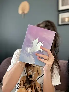 Snapshot of Mia_Ethan chatting on March 22, 2025, 5:17 am Mia Ethan online show from March 22, 2025, 5:17 am