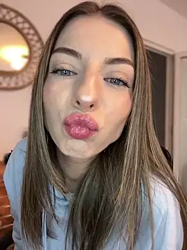 Snapshot of Mia_Ethan chatting on September 25, 2025, 10:08 am Mia Ethan online show from September 25, 2025, 10:08 am