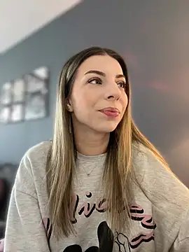 Mia Ethan online show from April 23, 2026, 10:14 am