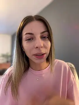 Mia Ethan online show from July 15, 2026, 3:39 pm