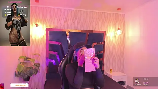 Alahia Dangelo online show from December 19, 2025, 6:04 pm