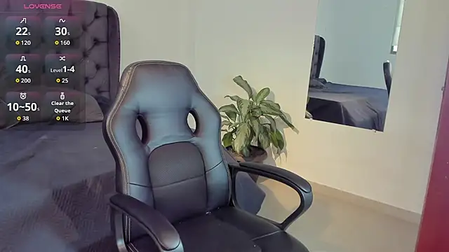  maria foxx  online show from October 20, 2025, 7:03 pm