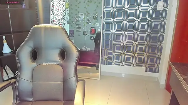  maria foxx  online show from November 22, 2025, 7:02 pm