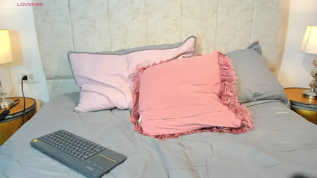  maria foxx  online show from February 21, 2026, 12:28 pm