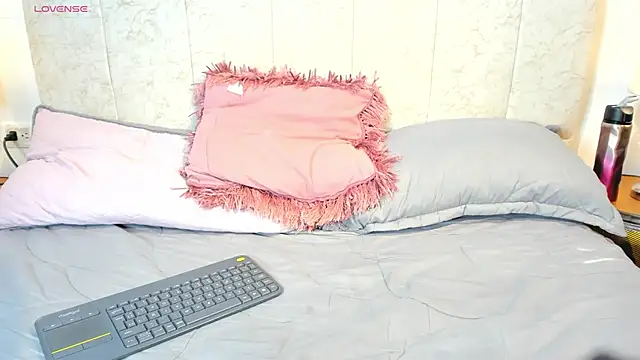  maria foxx  online show from February 24, 2026, 7:12 pm