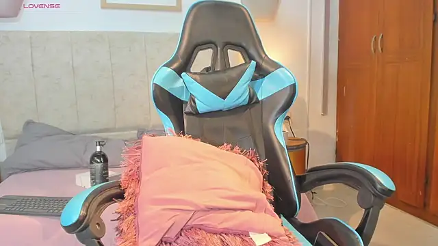  maria foxx  online show from April 21, 2026, 4:56 pm