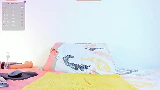 EmmaRogers online show from January 28, 2025, 6:49 pm