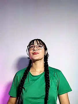 chunn liioo online show from February 1, 2025, 4:44 pm