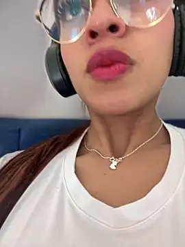 Snapshot of AnaSofia_07sv chatting on March 22, 2025, 5:17 am AnaSofia 07sv online show from March 22, 2025, 5:17 am