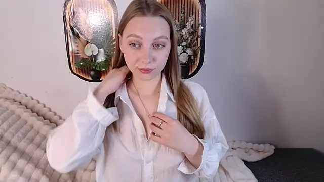 bellaa love  online show from April 23, 2026, 12:12 am