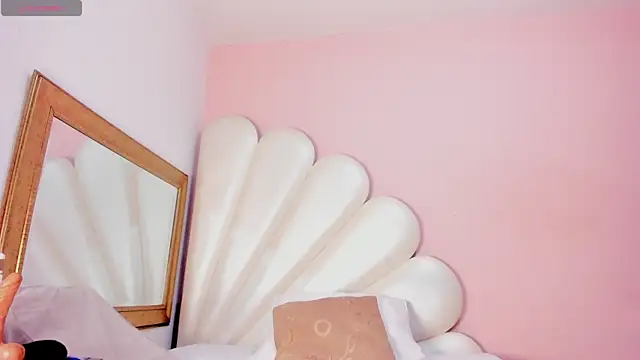 Ally Parkeer  online show from February 1, 2025, 6:40 pm