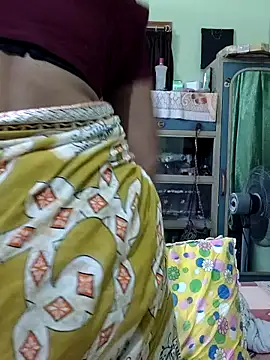 yoursweety09 online show from October 29, 2025, 2:03 am