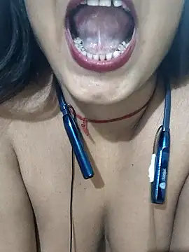 yoursweety09 online show from January 13, 2026, 8:19 am