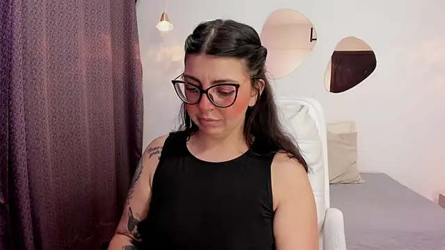 Vioolletta online show from October 15, 2025, 6:52 pm