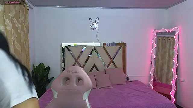 Laylafoxy tay online show from March 14, 2025, 3:15 am