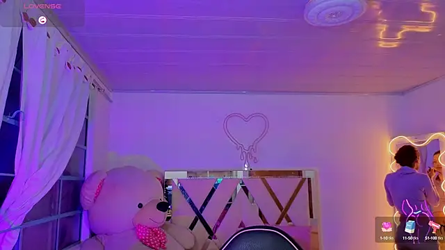 Laylafoxy tay online show from September 22, 2025, 3:08 am