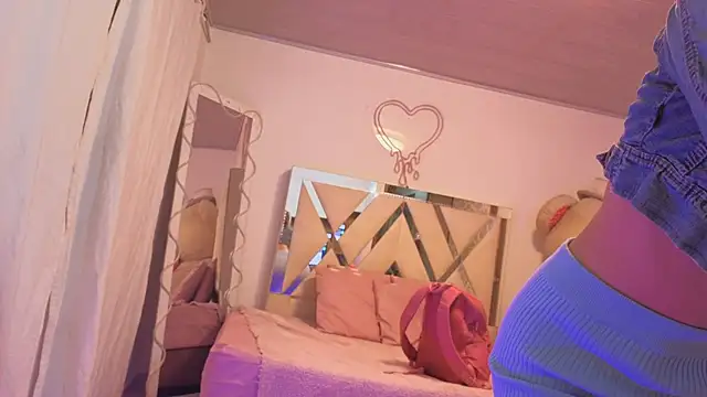 Laylafoxy tay online show from November 8, 2025, 3:29 am