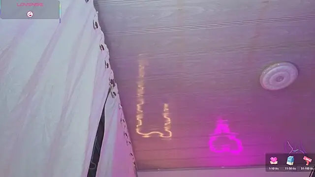 Laylafoxy tay online show from November 20, 2025, 4:01 am