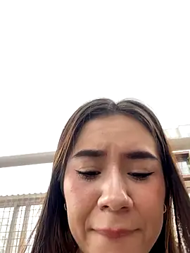 Im Valen Cute online show from November 5, 2025, 4:40 pm