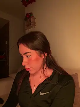 Snapshot of Im_Valen_Cute chatting on April 30, 2026, 3:46 am Im Valen Cute online show from April 30, 2026, 3:46 am