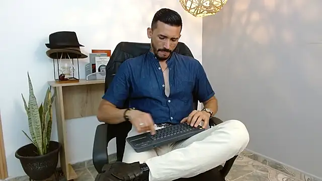 Reiko 85  online show from February 3, 2025, 7:10 pm