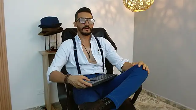 Reiko 85  online show from February 21, 2025, 7:43 pm