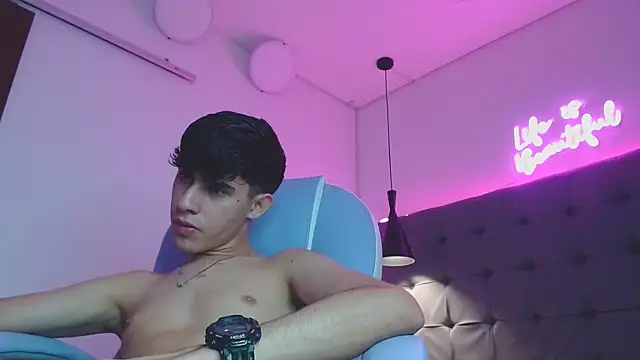 Dyla n18 online show from February 5, 2025, 1:26 am