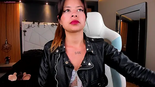 Snapshot of Antonella_Torres2 chatting on February 17, 2025, 3:25 am Antonella Torres2 online show from February 17, 2025, 3:25 am