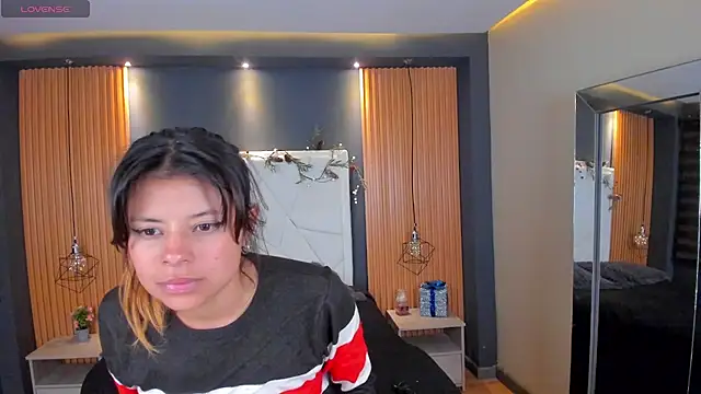 Snapshot of Antonella_Torres2 chatting on February 17, 2025, 9:35 am Antonella Torres2 online show from February 17, 2025, 9:35 am