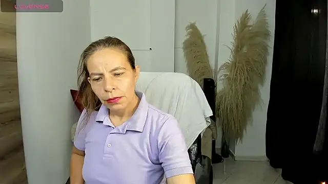 Milf karlye online show from March 12, 2026, 11:44 pm