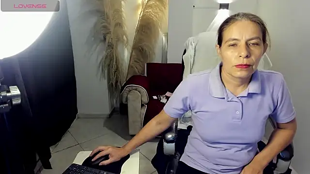 Snapshot of Milf_karlye chatting on April 25, 2026, 2:14 am Milf karlye online show from April 25, 2026, 2:14 am