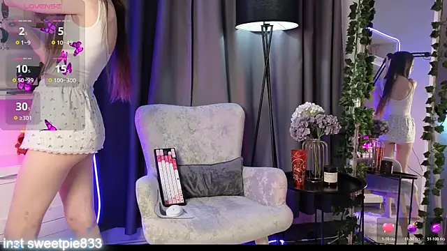 Anal Girl  online show from February 26, 2026, 4:17 pm