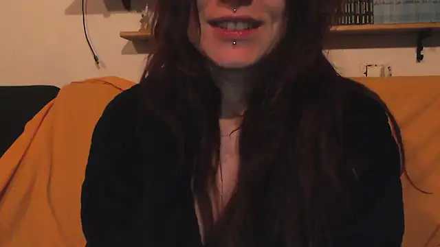 complicata mente online show from December 7, 2024, 2:09 am