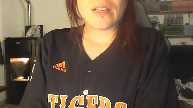 complicata mente online show from January 4, 2025, 8:48 pm