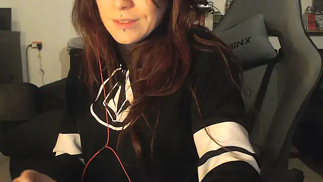 complicata mente online show from February 3, 2025, 5:03 pm