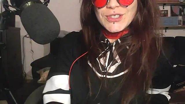 complicata mente online show from February 3, 2025, 8:13 pm