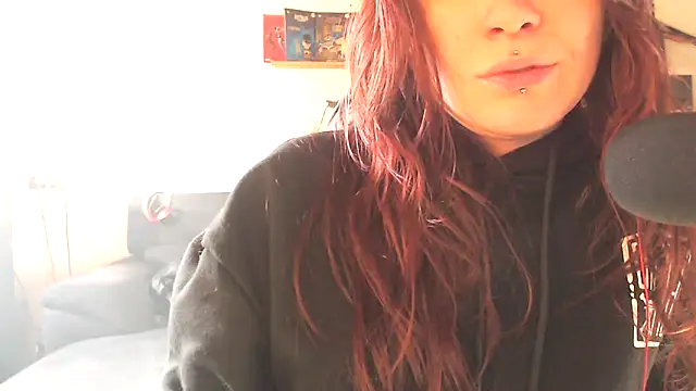 complicata mente online show from March 4, 2025, 3:04 pm