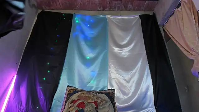 DeisyHarper online show from March 20, 2025, 5:04 pm