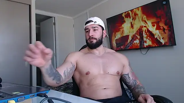 jonhklleyn online show from September 18, 2025, 6:43 pm