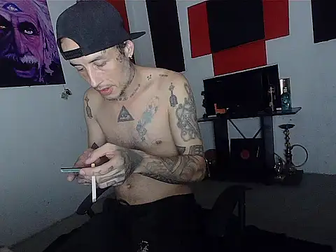 Snapshot of patrik_tattoo_ chatting on April 23, 2026, 4:35 am patrik tattoo online show from April 23, 2026, 4:35 am