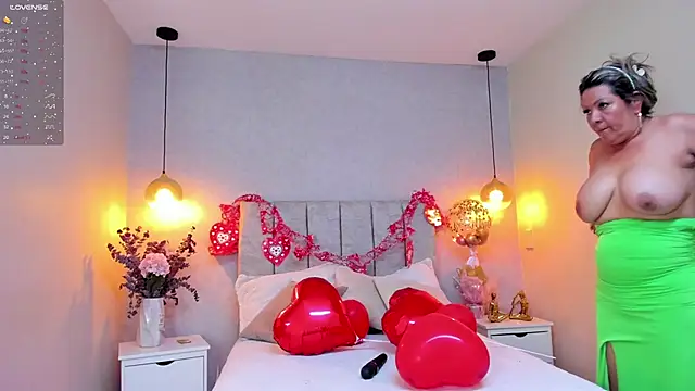 tutu milf online show from February 17, 2025, 7:10 pm