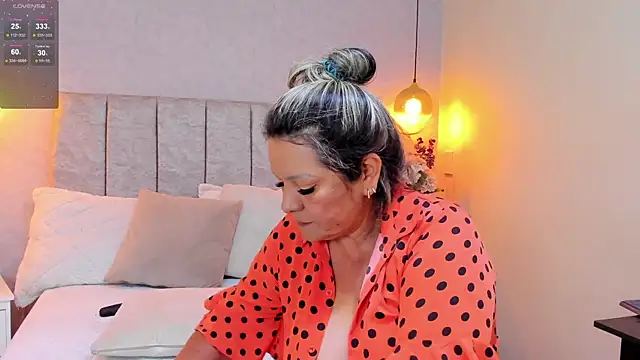 tutu milf online show from March 20, 2025, 7:46 pm