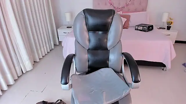 Kitty Pam online show from February 27, 2025, 6:29 am