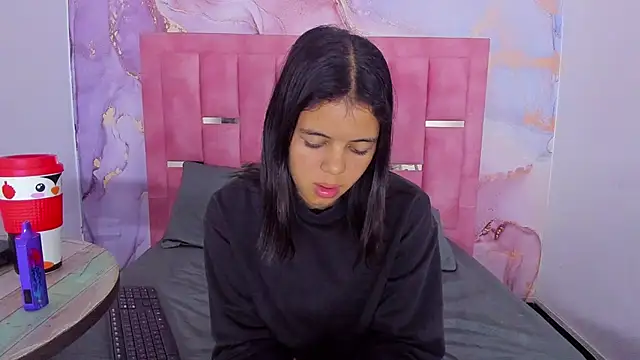 LizzMartin online show from December 14, 2024, 10:28 pm