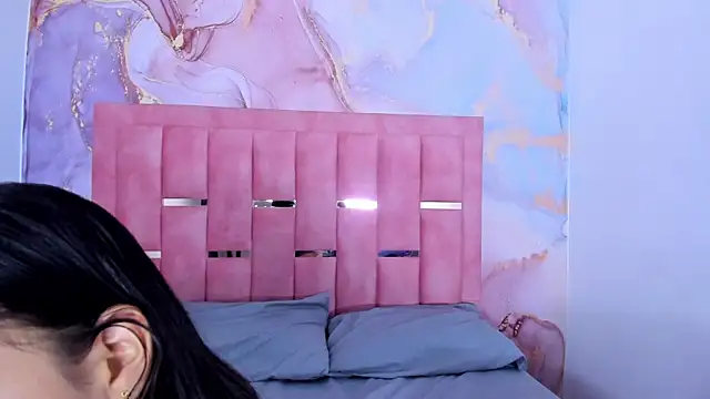 LizzMartin online show from February 8, 2025, 7:16 pm