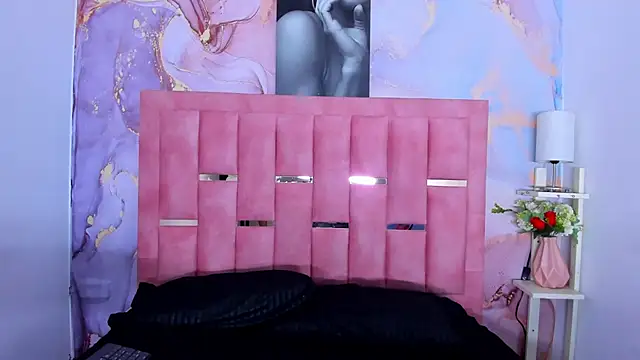 LizzMartin online show from February 17, 2025, 7:10 pm