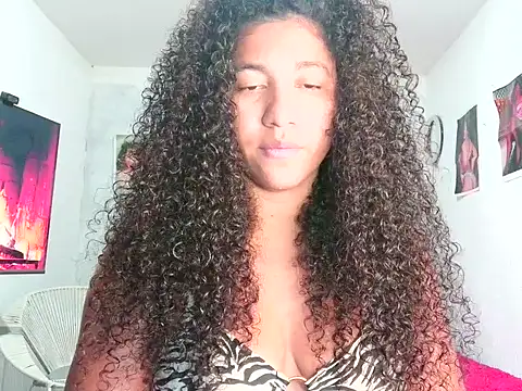 Snapshot of bellacrespalatina chatting on May 6, 2026, 10:15 pm bellacrespalatina online show from May 6, 2026, 10:15 pm